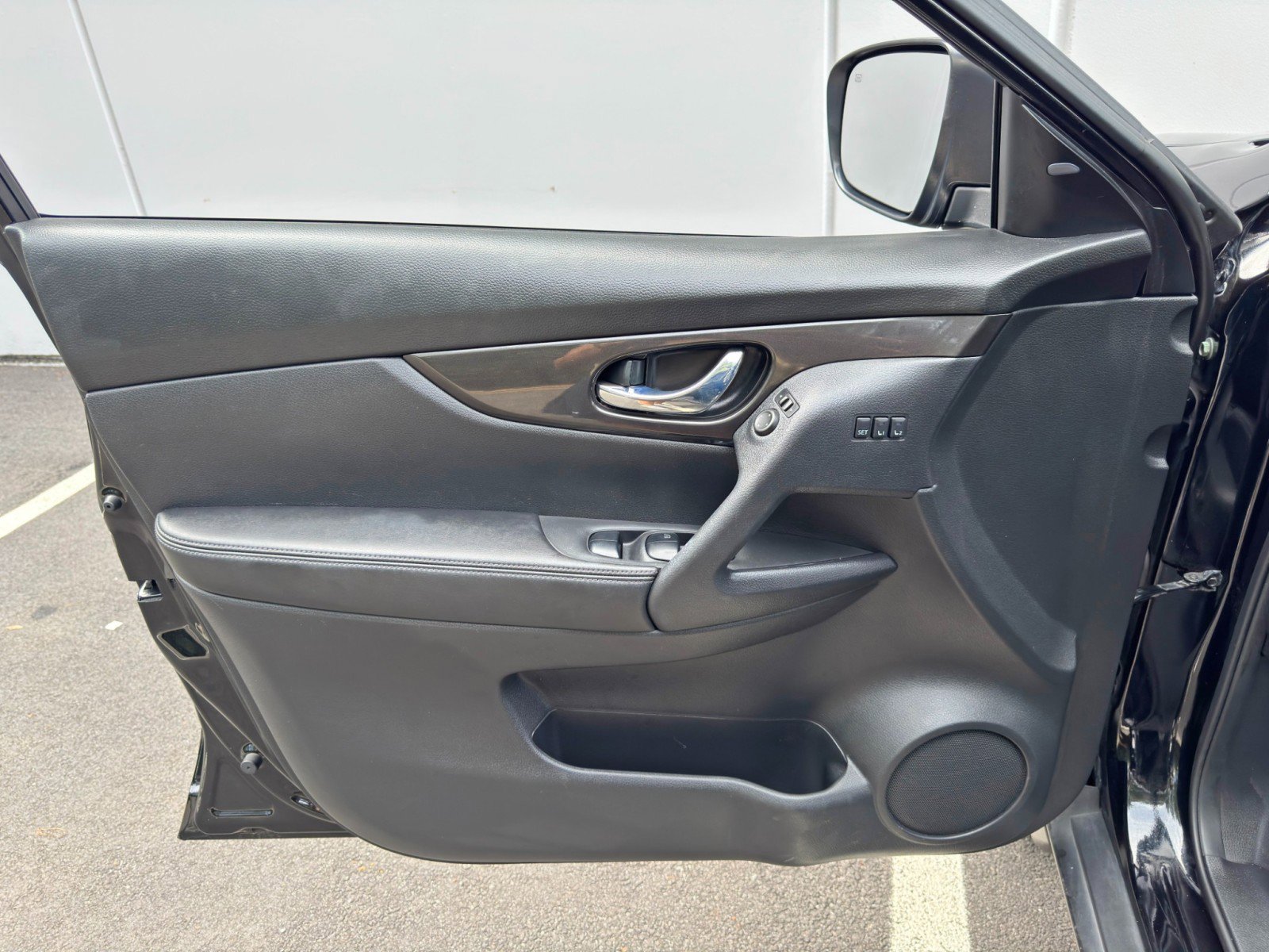 Used 2019 Nissan Rogue SV w/ Premium Package FWD image 40