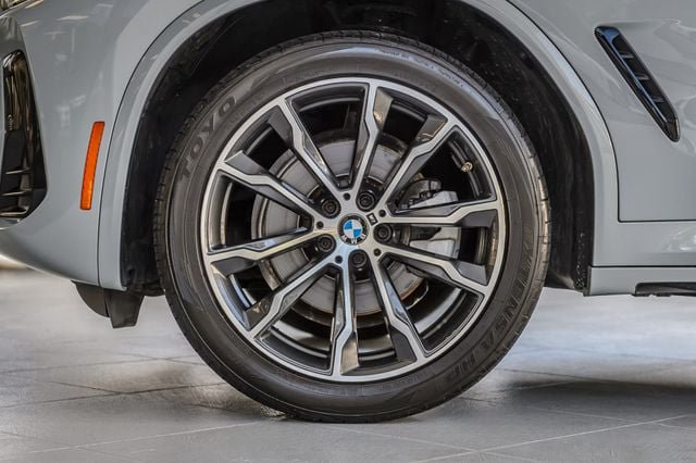 Used 2022 BMW X3 sDrive30i w/ M Sport Package 2 RWD image 13