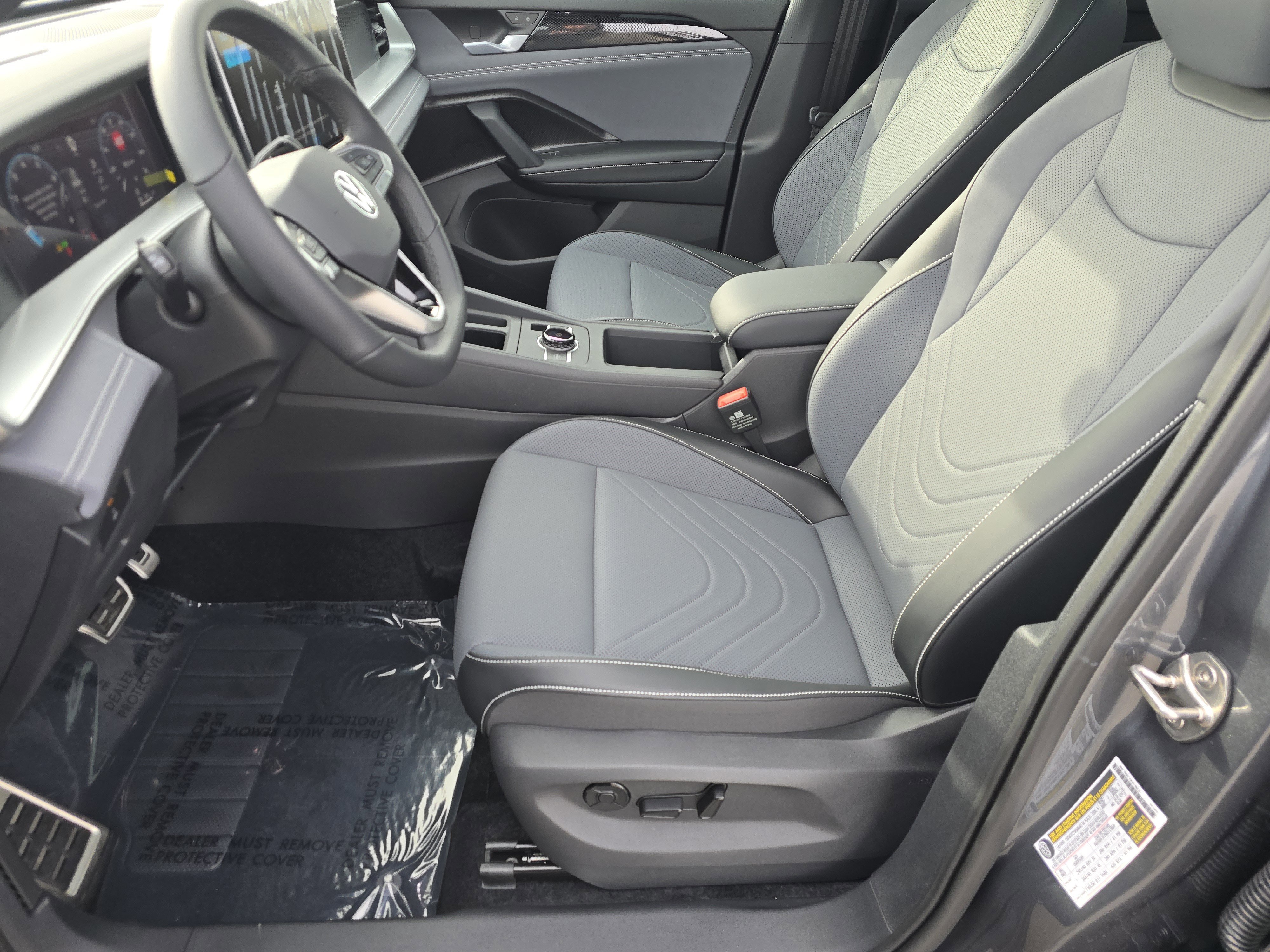 New 2026 Volkswagen Tiguan SE R-Line image 18