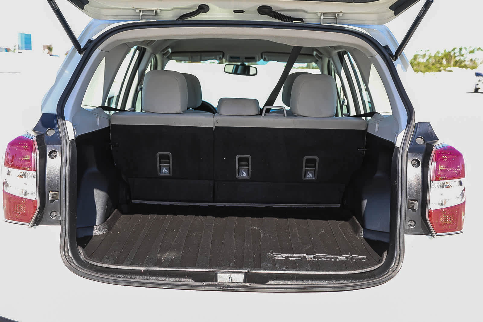 Used 2015 Subaru Forester 2.5i w/ Alloy Wheel Package AWD/4WD image 26