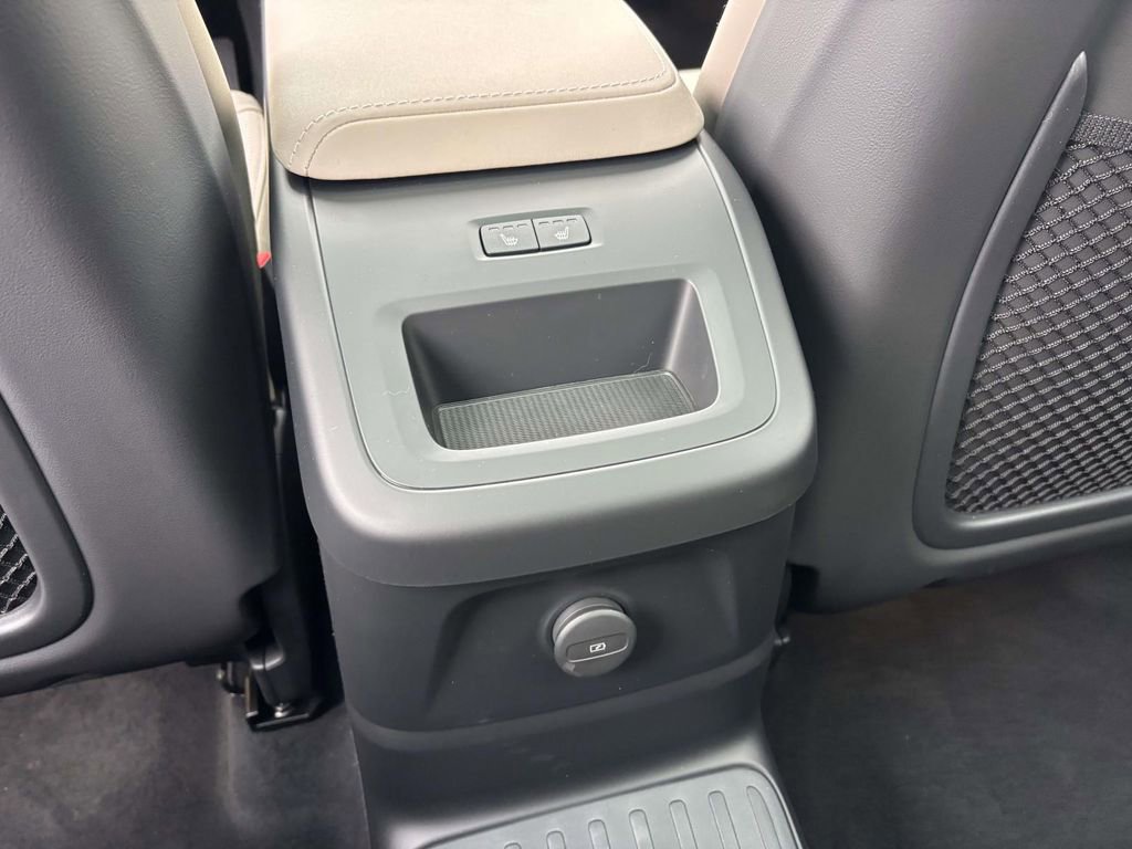 New 2026 Volvo XC60 T8 Plus w/ Protection Package Premier image 31