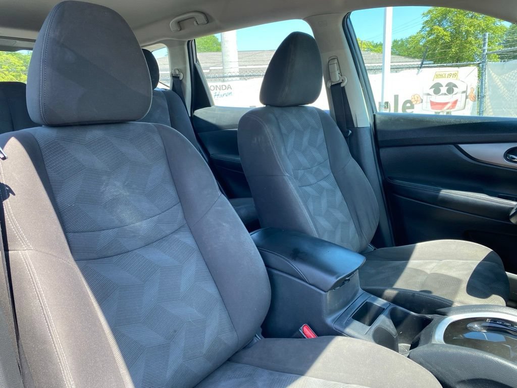 Used 2016 Nissan Rogue S AWD/4WD image 16