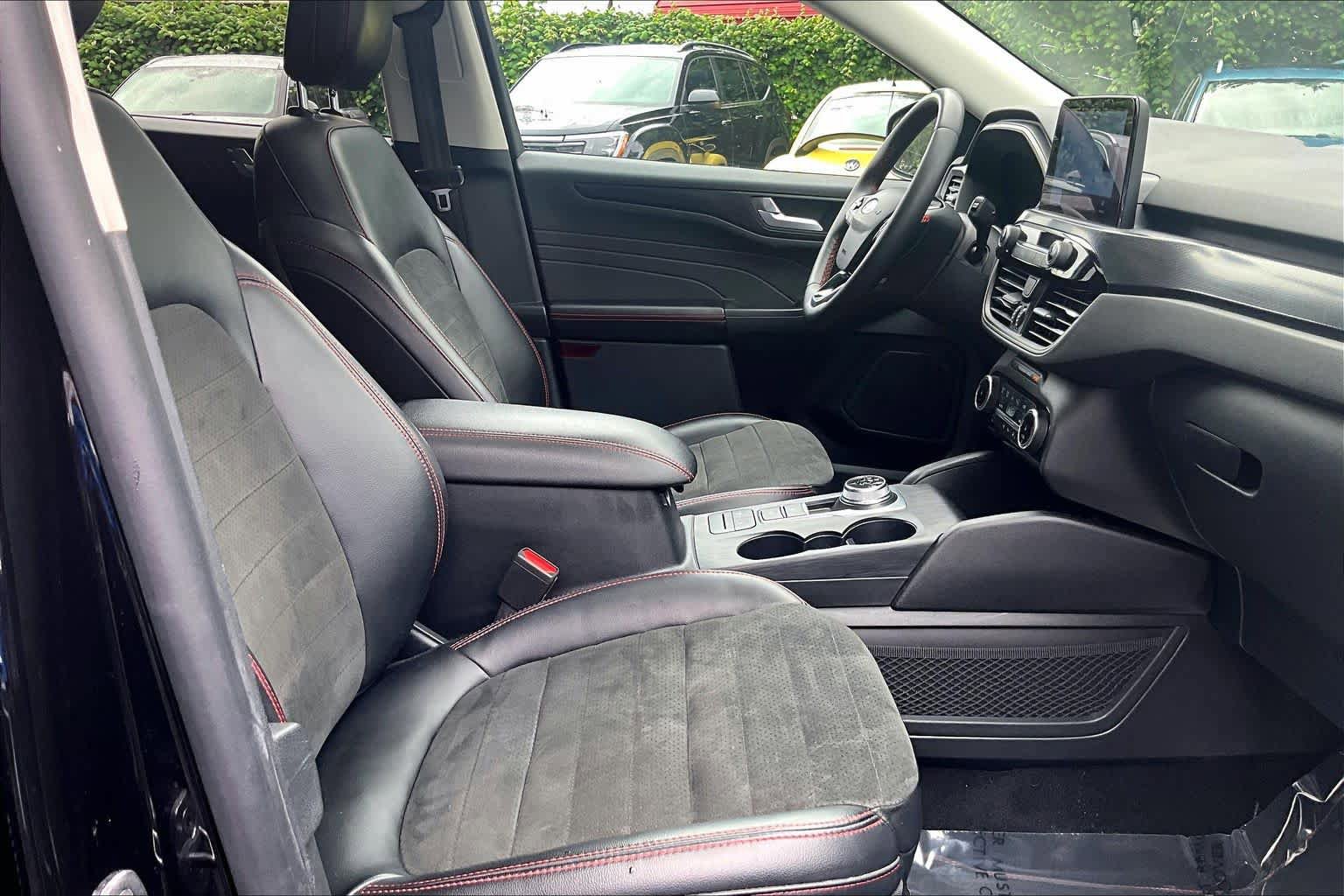 Used 2022 Ford Escape SEL w/ SEL Stealth AWD Package image 8
