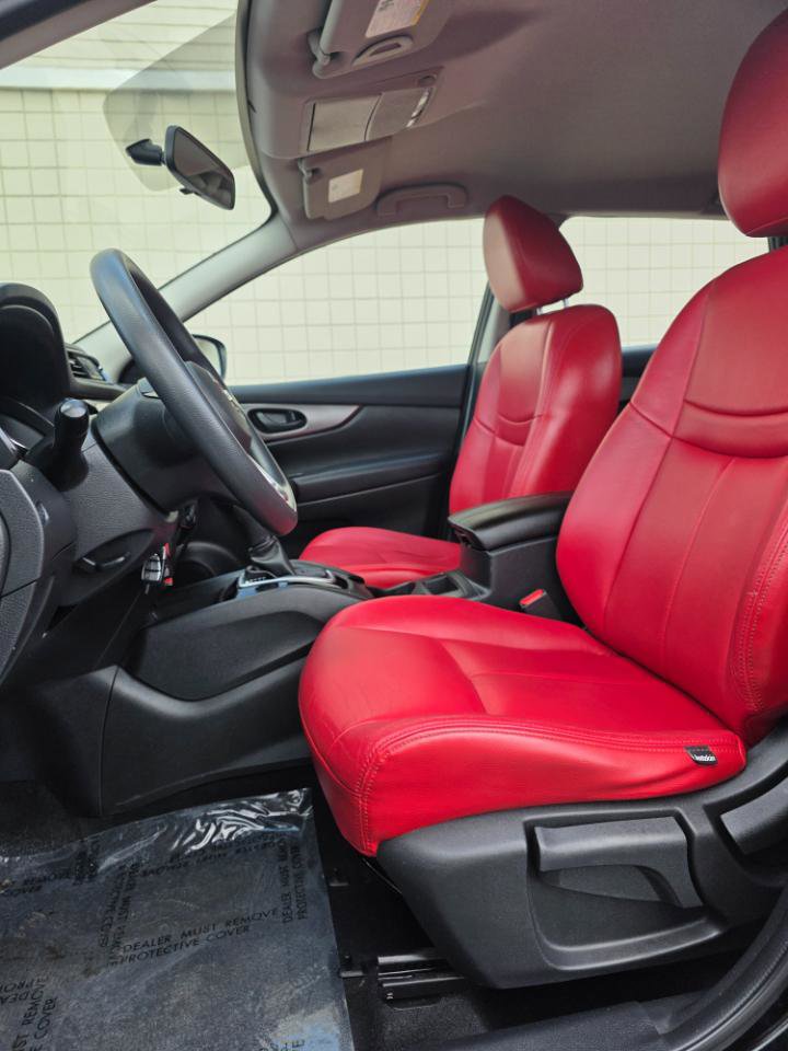 Used 2018 Nissan Rogue Sport S w/ S Appearance Package FWD image 11