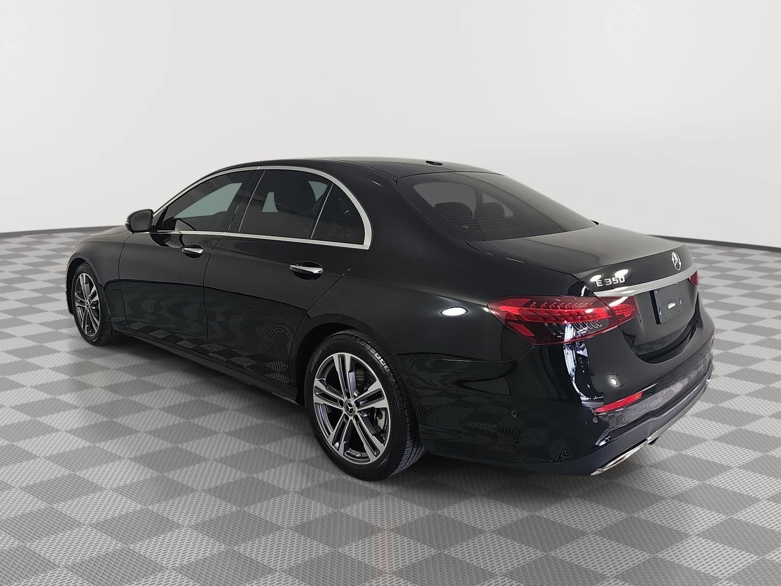 Used 2023 Mercedes-Benz E 350 Sedan image 6