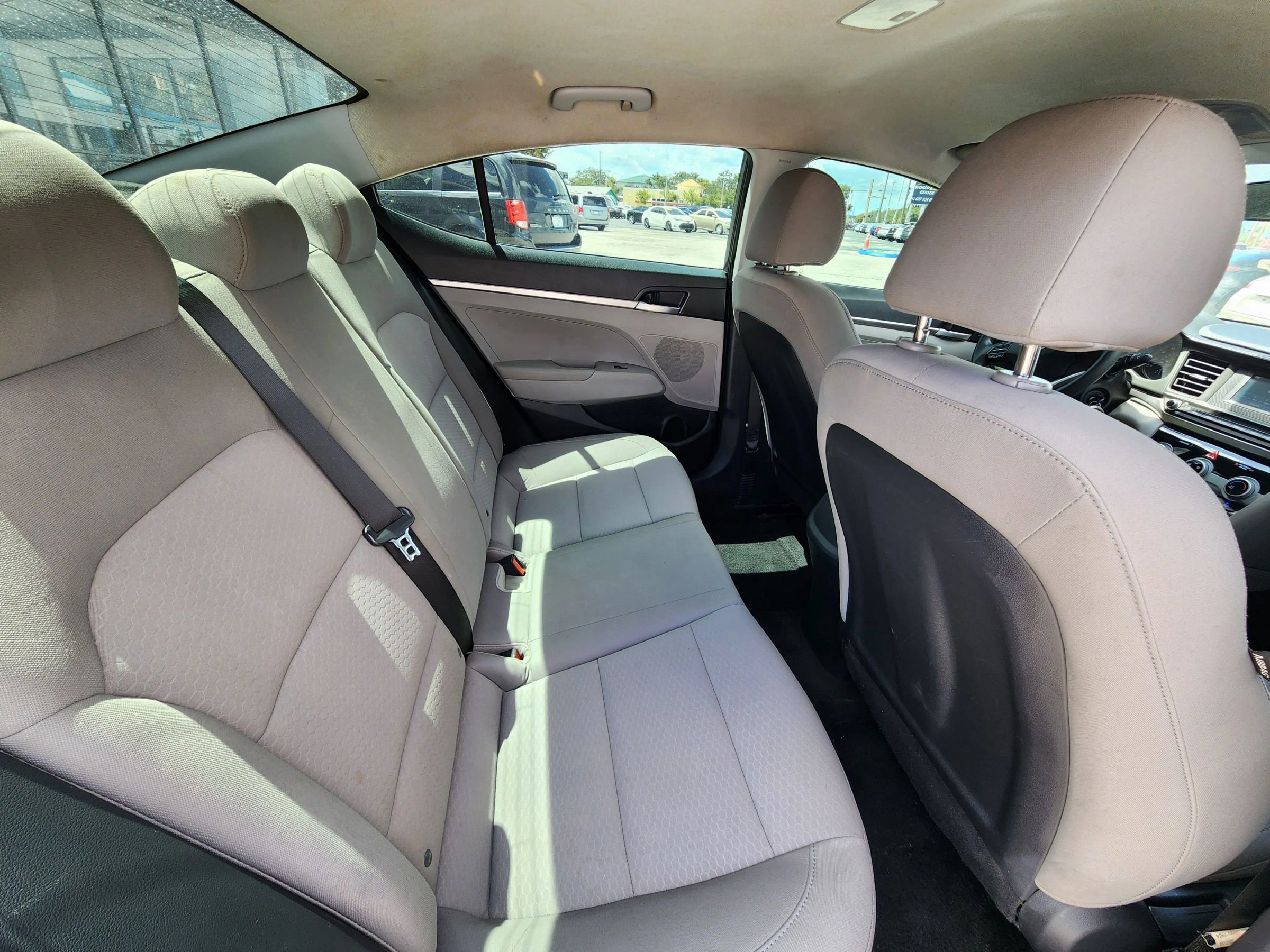 Used 2019 Hyundai Elantra SE FWD image 11