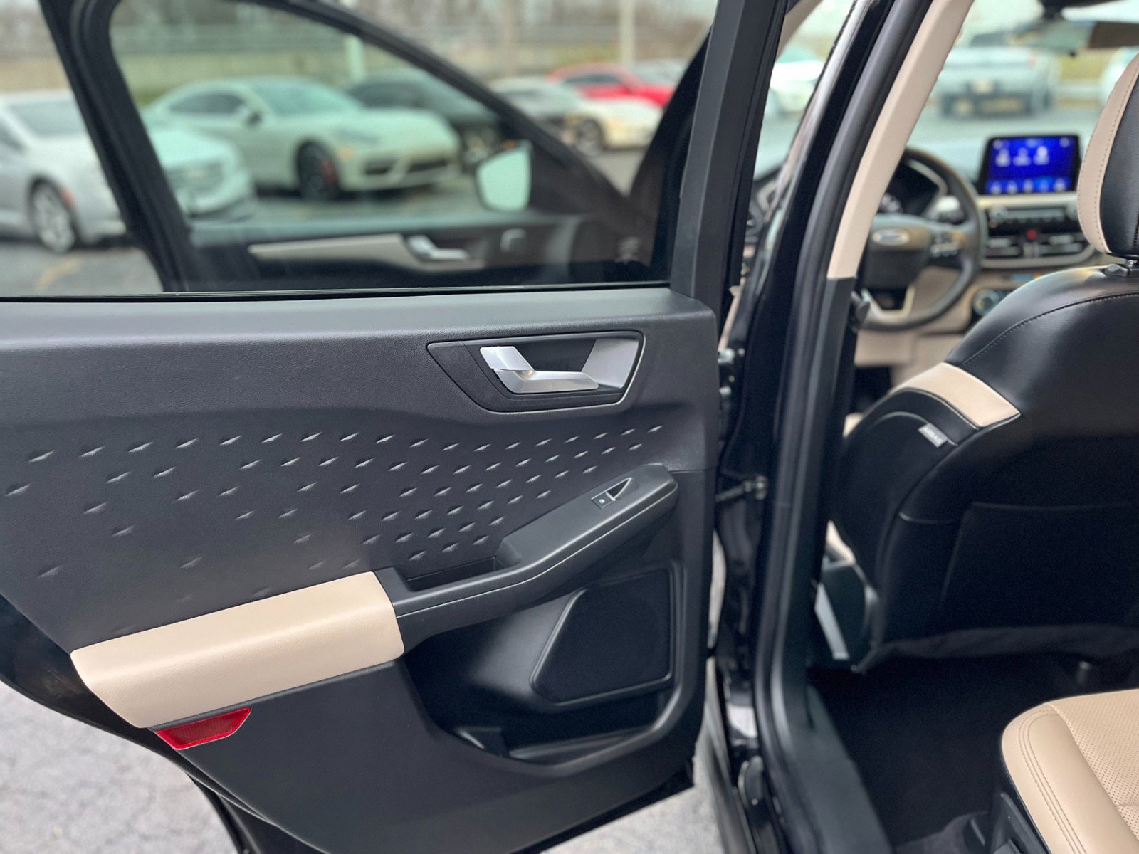 Used 2020 Ford Escape SEL image 31