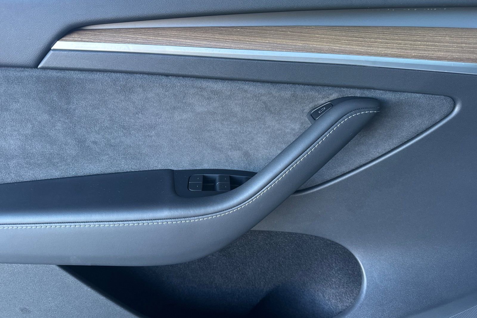 Used 2023 Tesla Model Y Long Range image 12