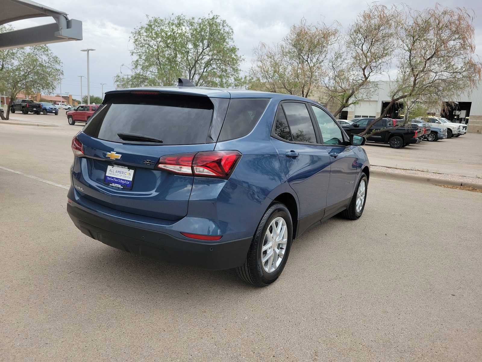 Used 2024 Chevrolet Equinox LS w/ LS Convenience Package image 8