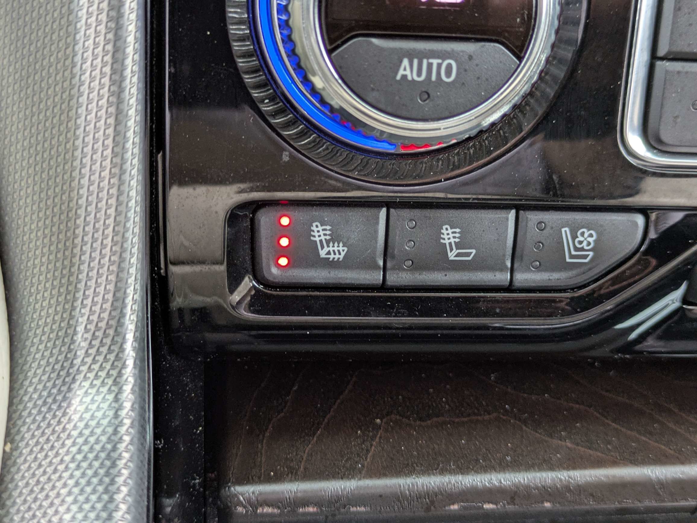 Used 2022 GMC Yukon XL Denali AWD/4WD image 27