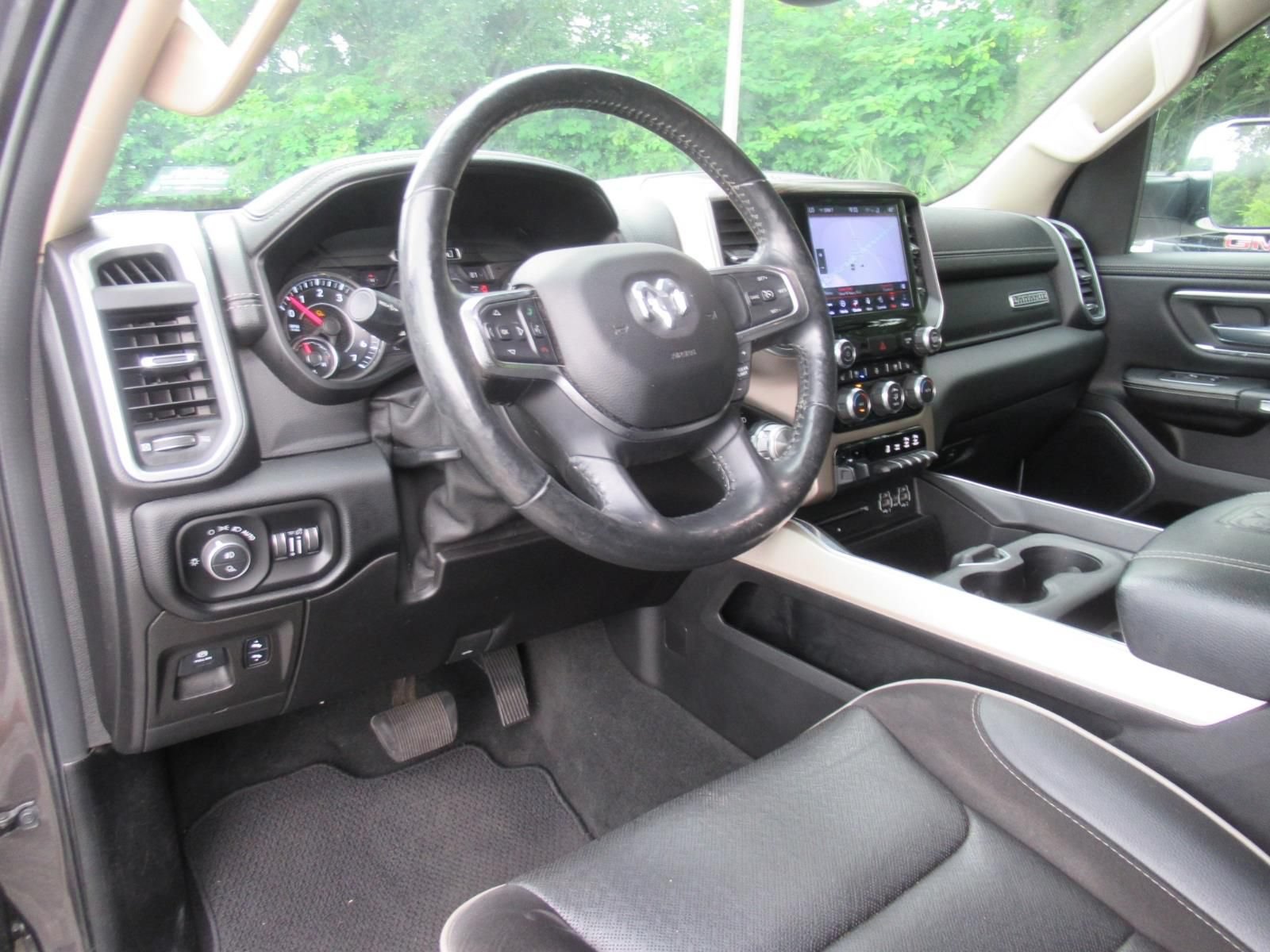Used 2019 RAM 1500 Laramie AWD/4WD image 19