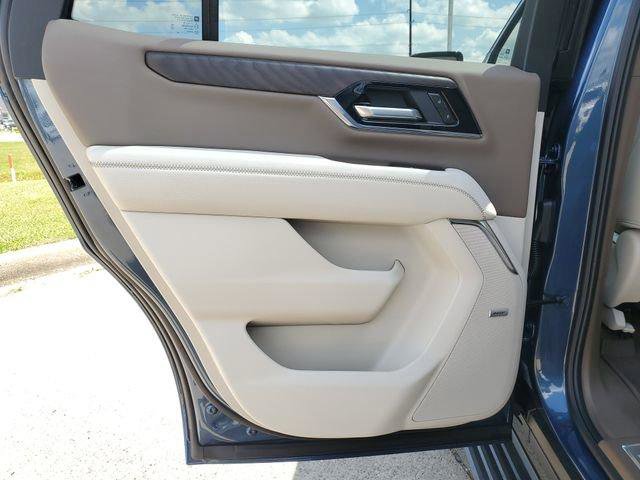 New 2026 GMC Yukon Denali w/ Denali Reserve Package image 17