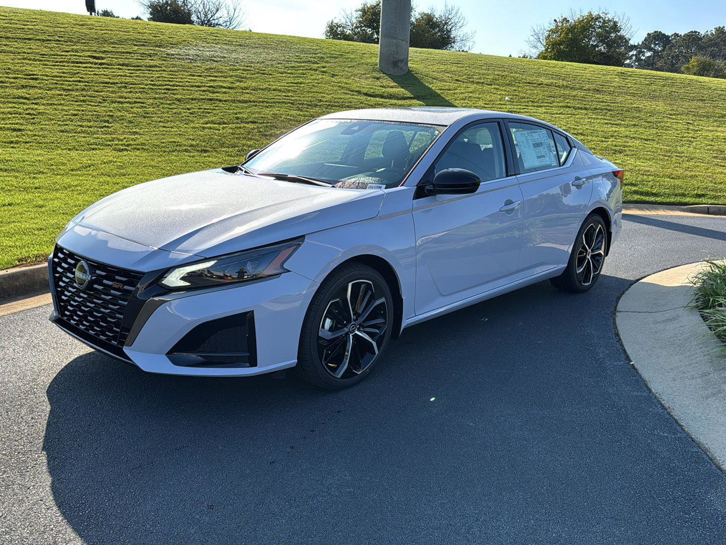 New 2025 Nissan Altima 2.5 SR w/ SR Premium Package