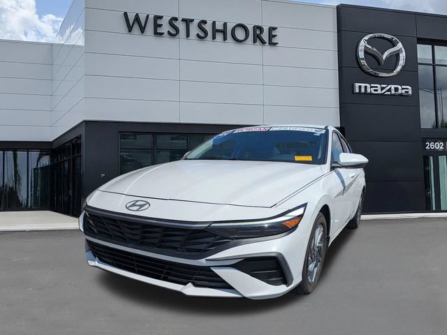 Used 2024 Hyundai Elantra SEL FWD image 7