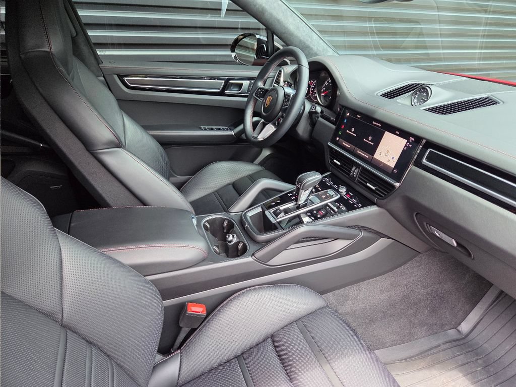 Certified 2023 Porsche Cayenne GTS AWD/4WD image 18