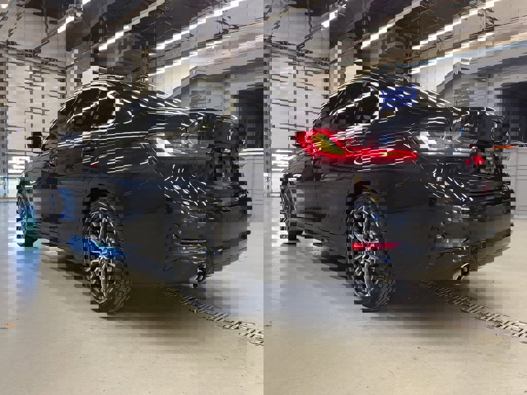 Used 2020 BMW 330i xDrive Sedan w/ Premium Package image 5