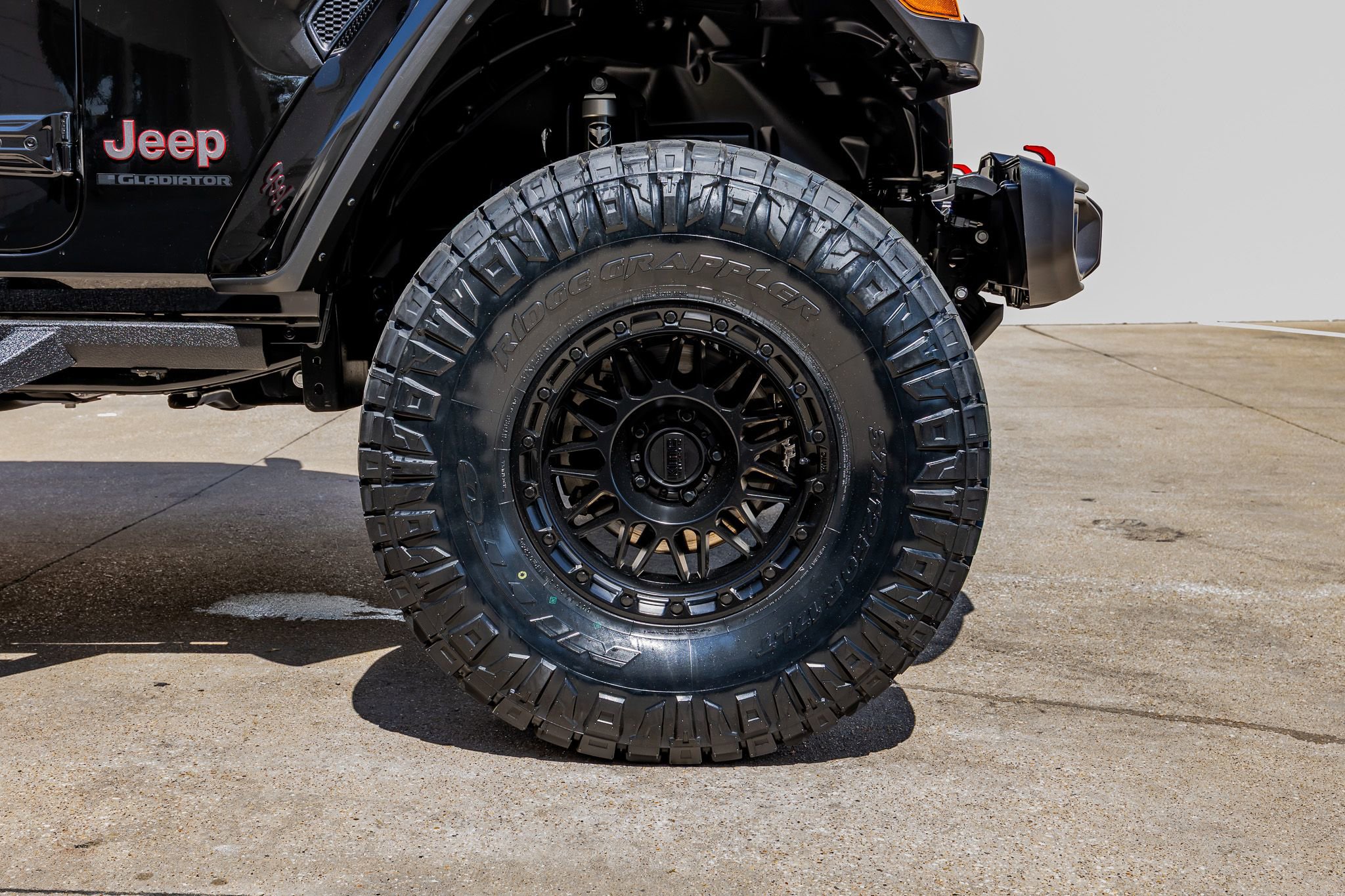 Used 2023 Jeep Gladiator Rubicon w/ LED Lighting Group AWD/4WD image 12