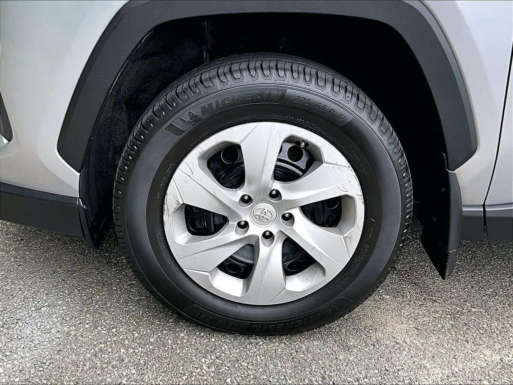 Certified 2022 Toyota RAV4 LE AWD/4WD image 7