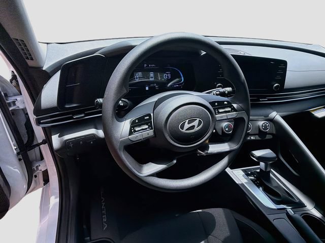 New 2026 Hyundai Elantra SE FWD image 11