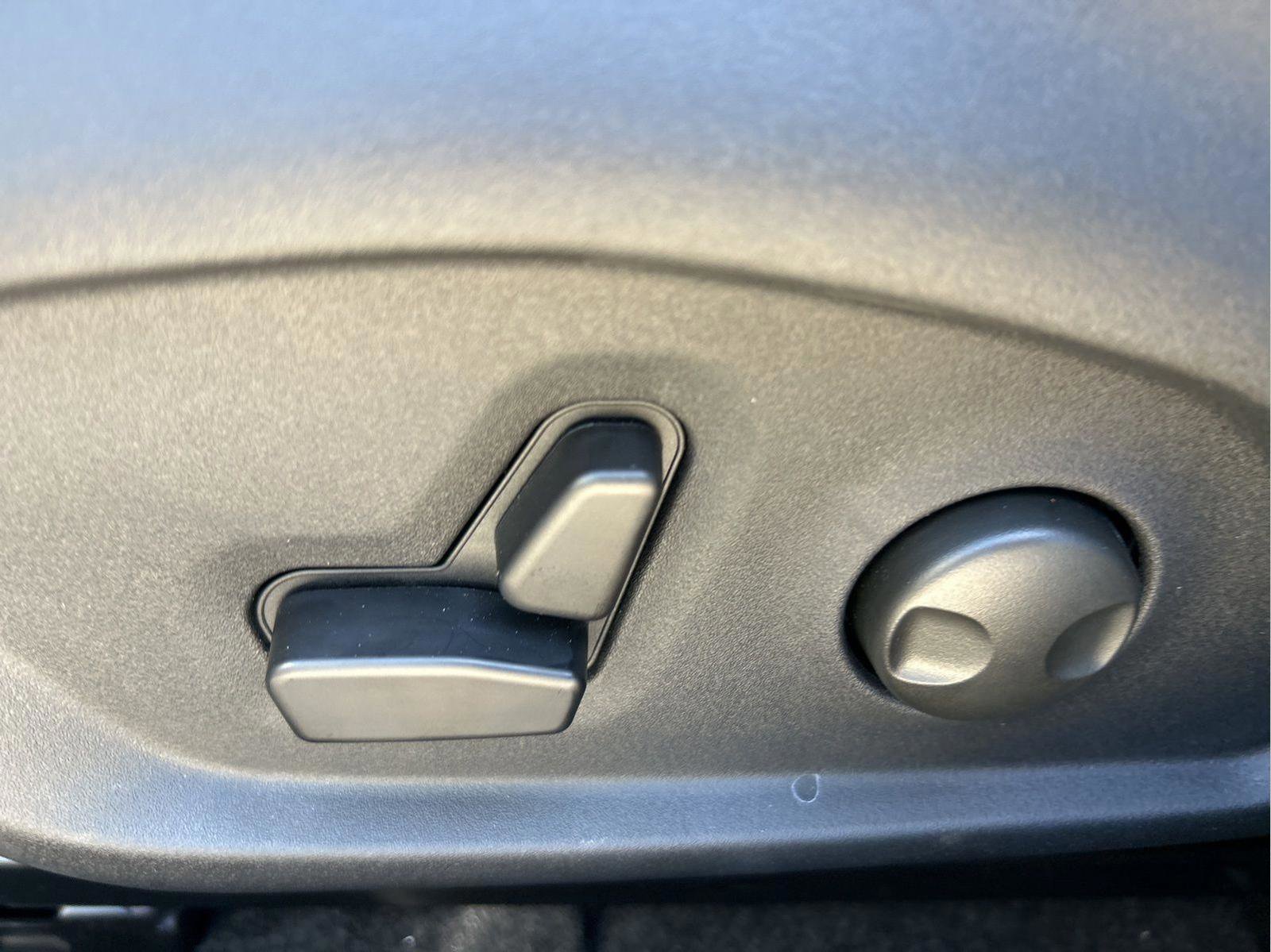 New 2026 Jeep Compass Limited image 12