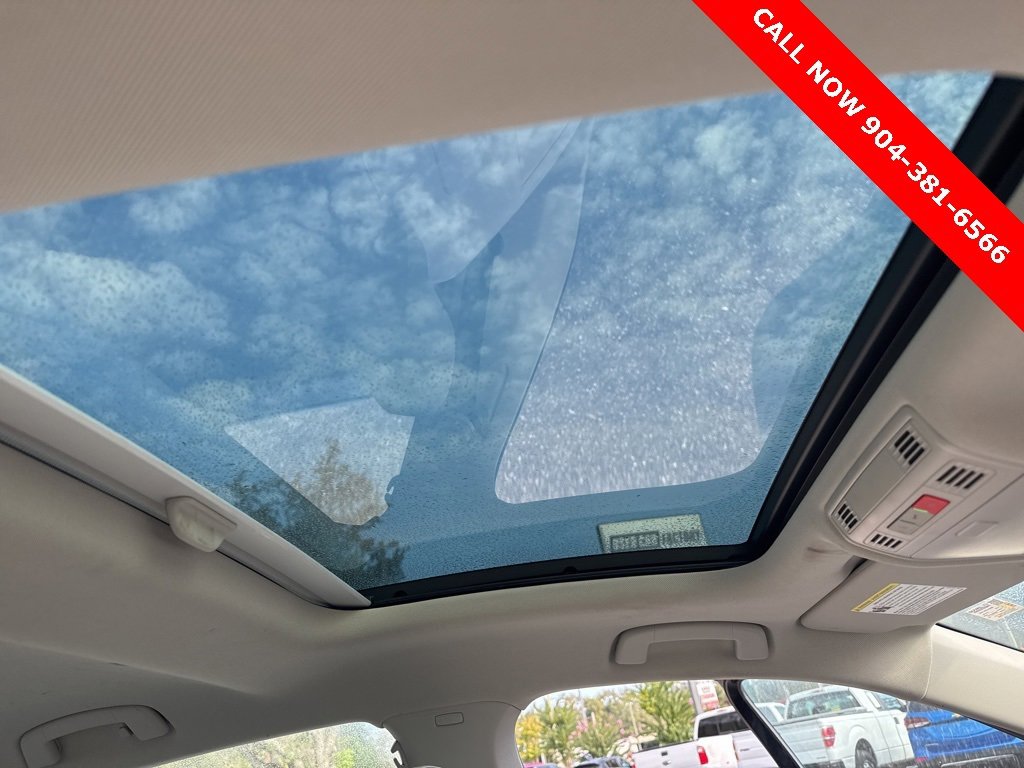 Used 2024 Volkswagen Jetta SE image 16