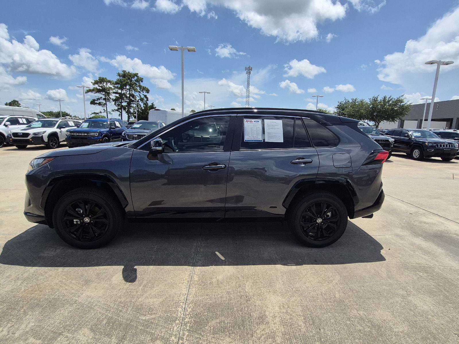 Used 2025 Toyota RAV4 XSE AWD/4WD image 15