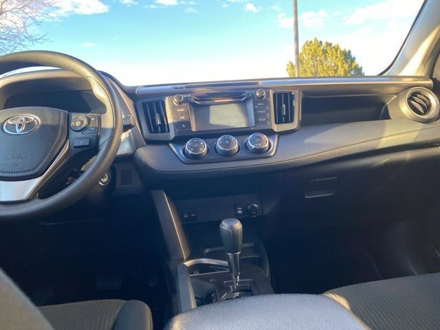 Used 2018 Toyota RAV4 LE image 11