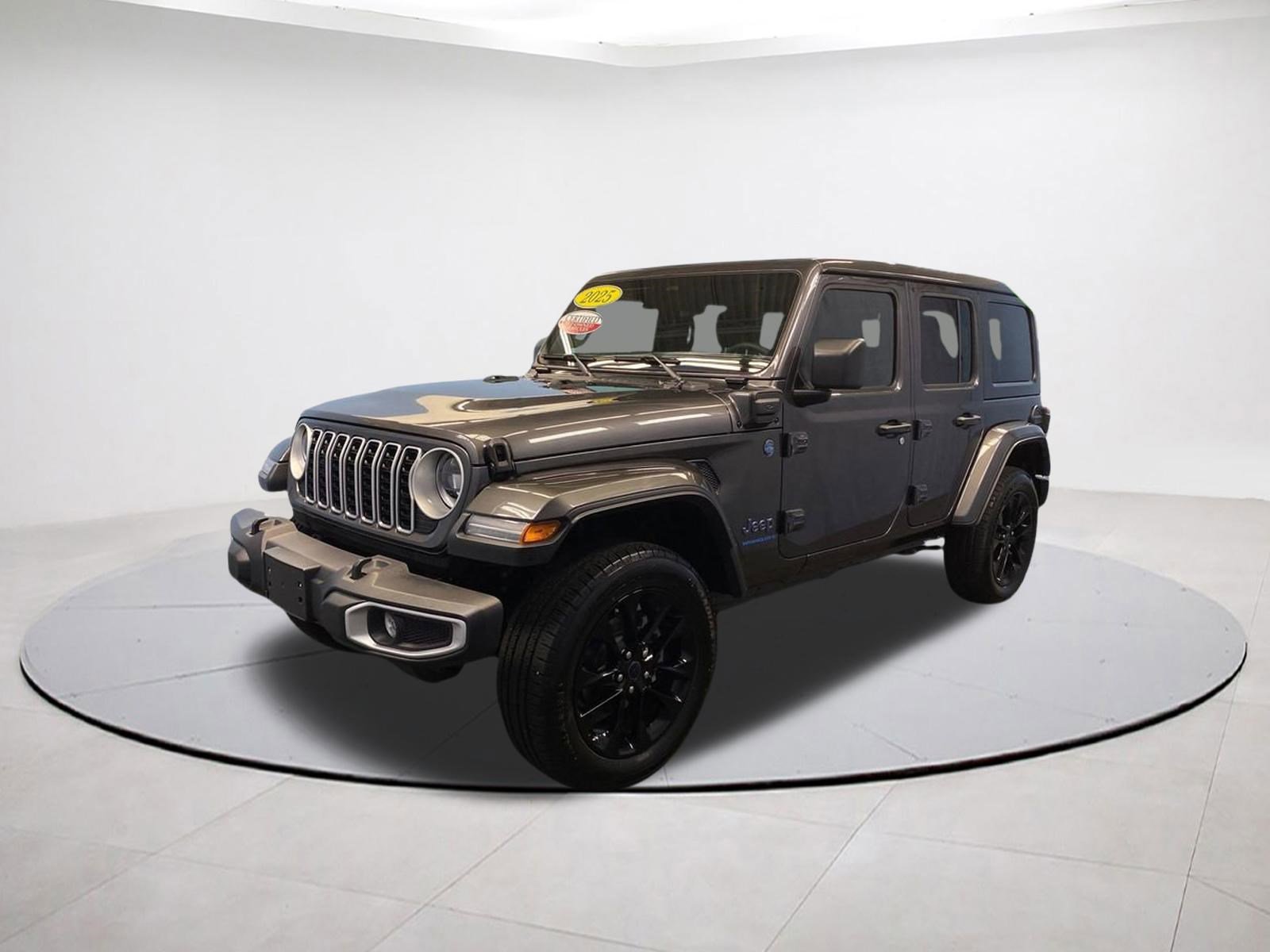 Used 2025 Jeep Wrangler Unlimited Sahara w/ Safety Group AWD/4WD image 3