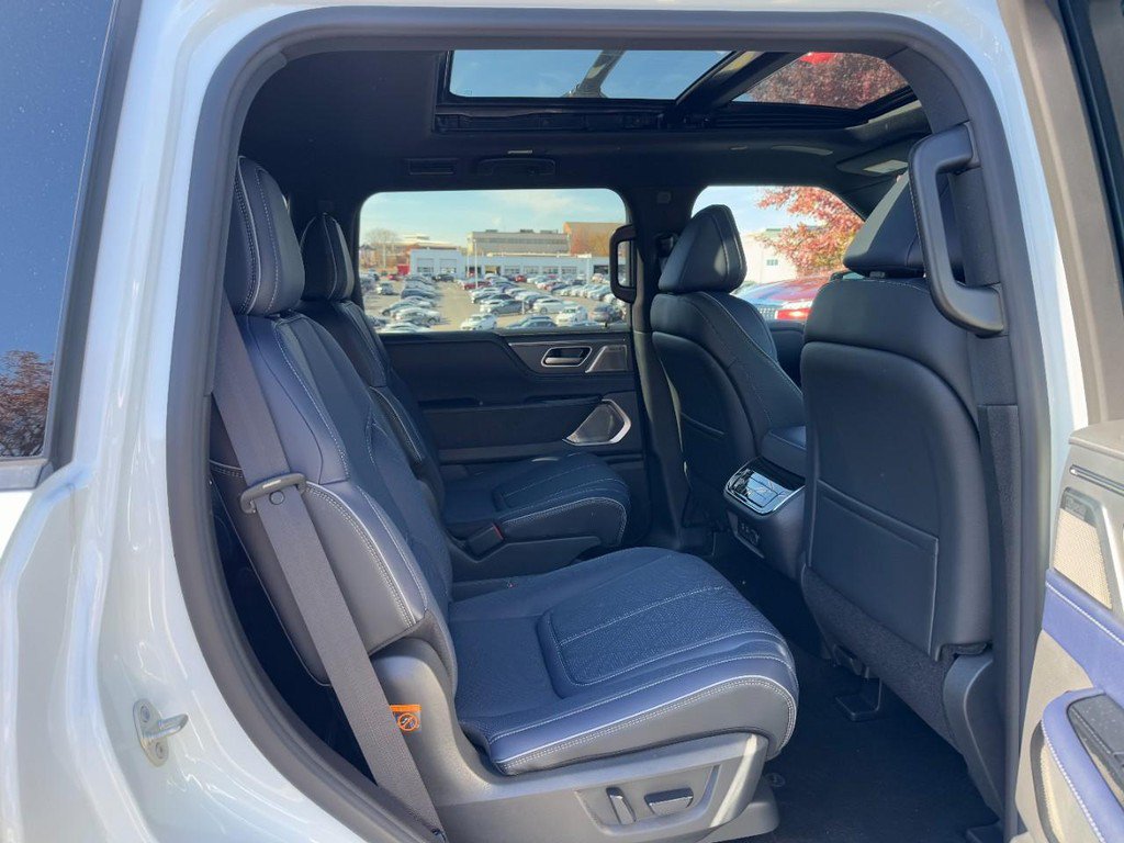 New 2026 INFINITI QX80 4WD image 5
