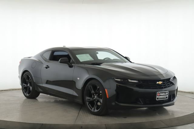Used 2021 Chevrolet Camaro LT w/ Technology Package image 2