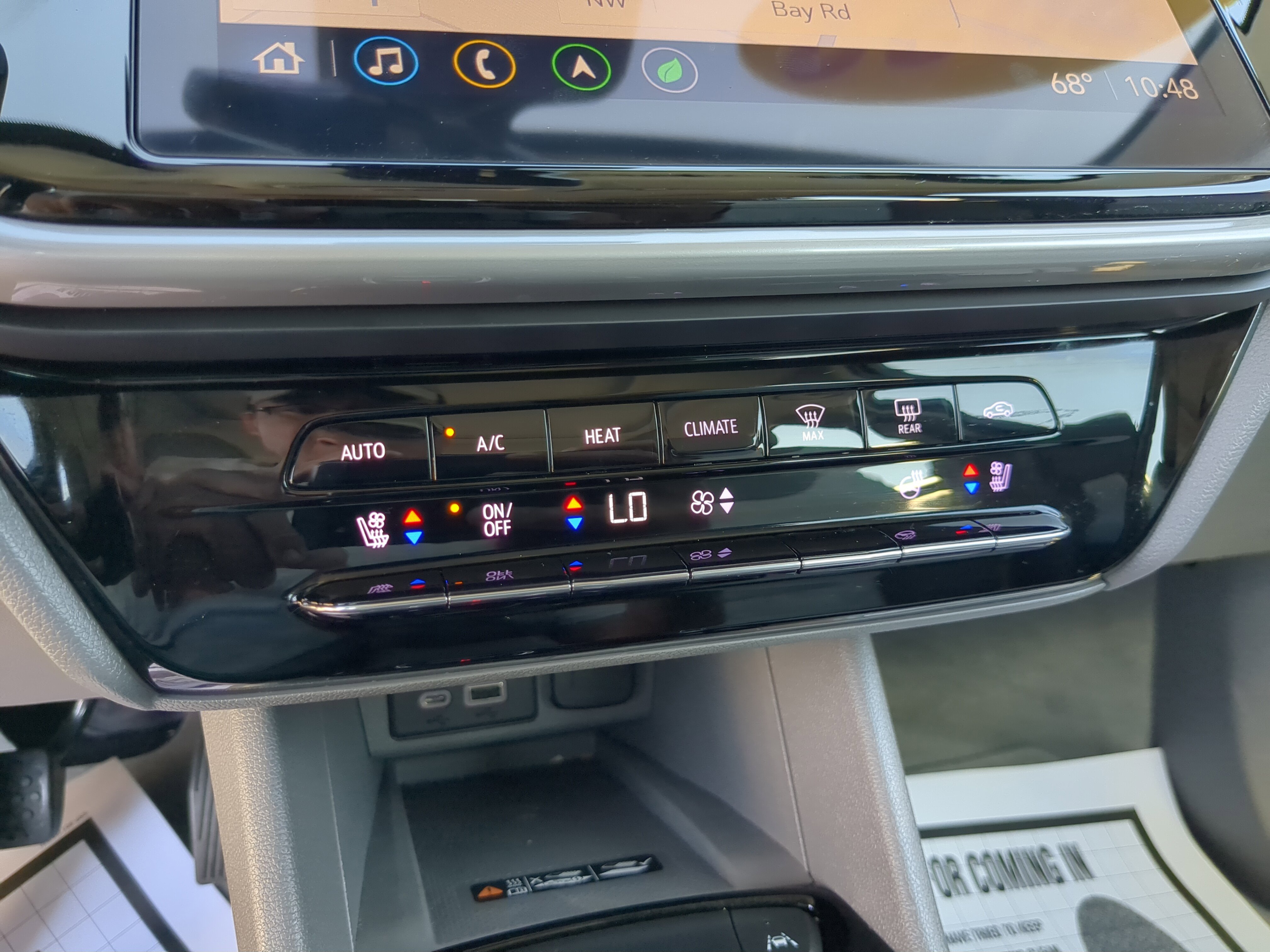 Certified 2022 Chevrolet Bolt EUV Premier w/ Sun & Sound Package image 26