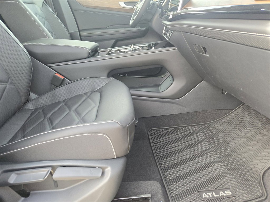 New 2026 Volkswagen Atlas SE image 12