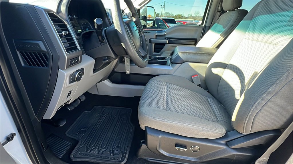 Used 2019 Ford F250 XLT w/ XLT Premium Package image 13