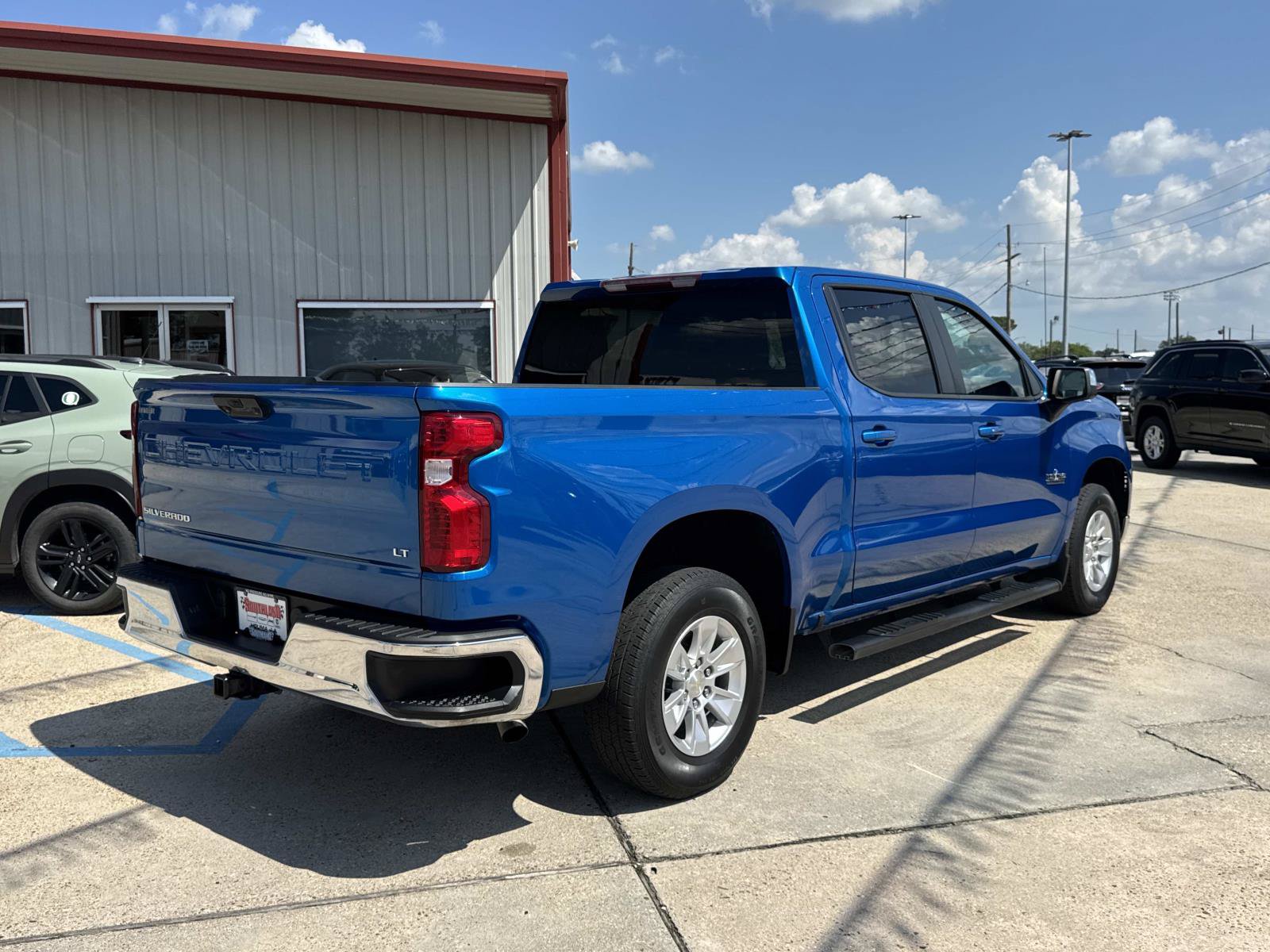 Used 2023 Chevrolet Silverado 1500 LT RWD image 7