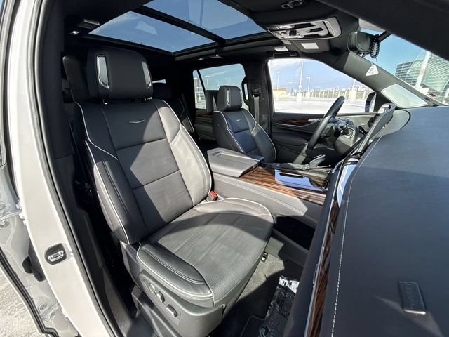 Used 2024 Cadillac Escalade Premium Luxury w/ Performance Package AWD/4WD image 27