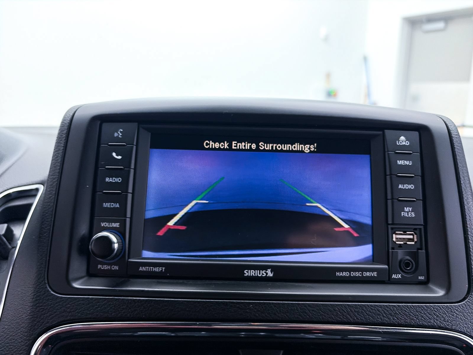 Used 2020 Dodge Grand Caravan SE FWD image 4