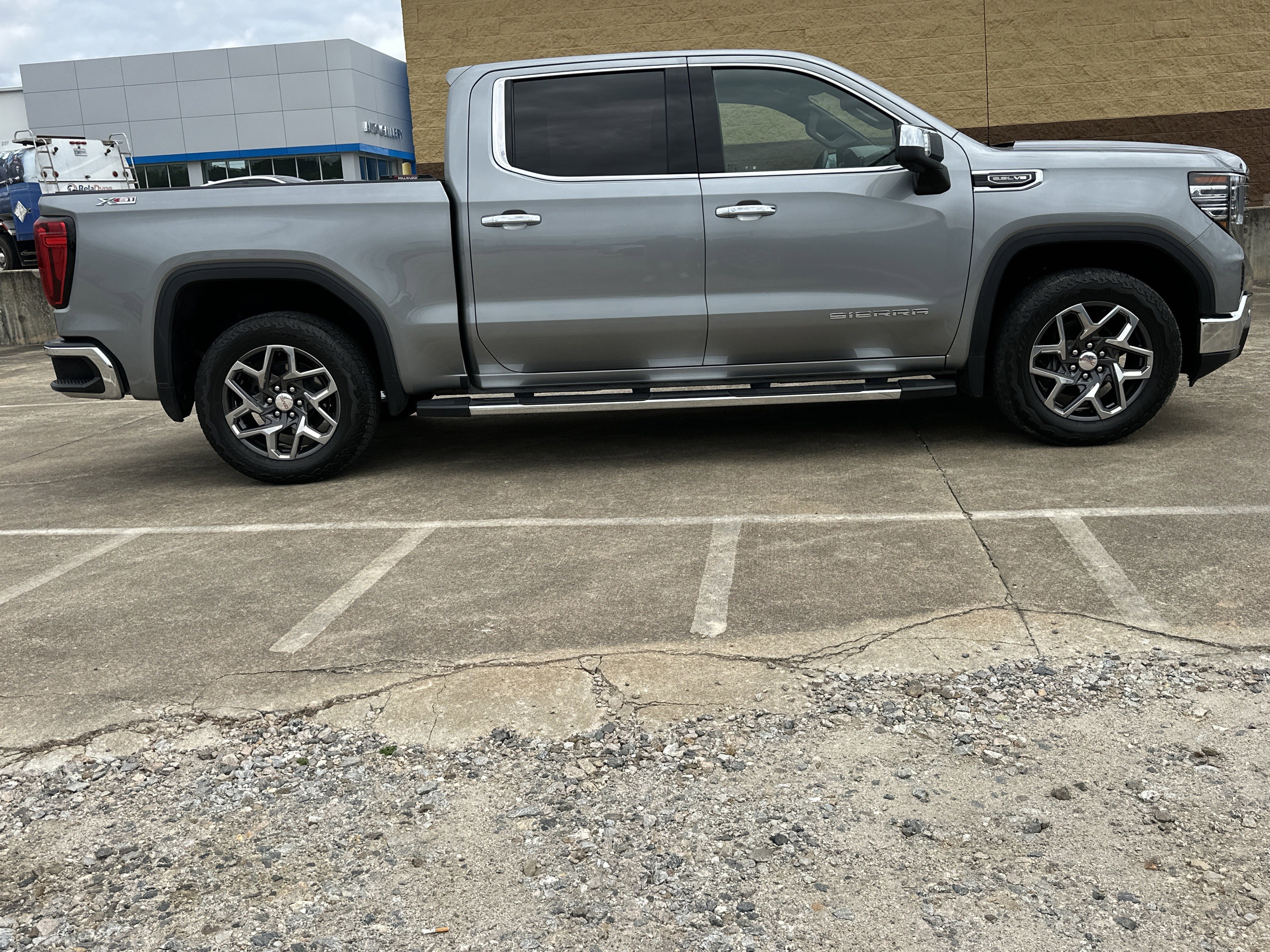 Certified 2024 GMC Sierra 1500 SLT w/ SLT Premium Plus Package AWD/4WD image 4