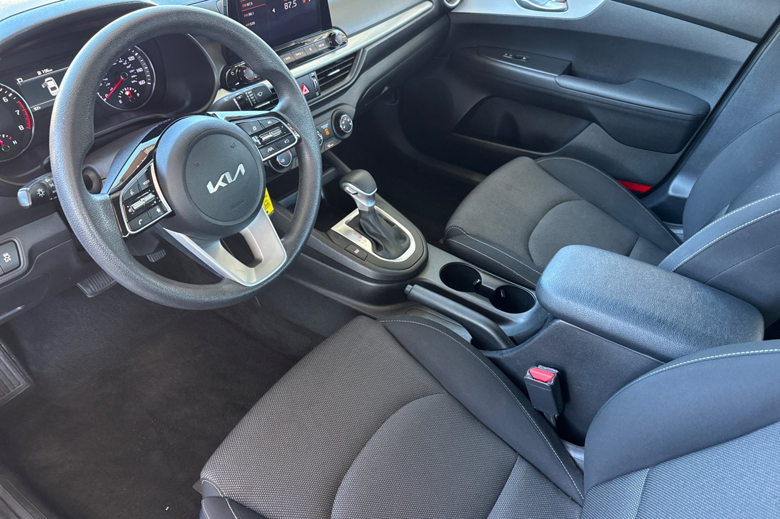 Used 2023 Kia Forte LXS FWD image 5