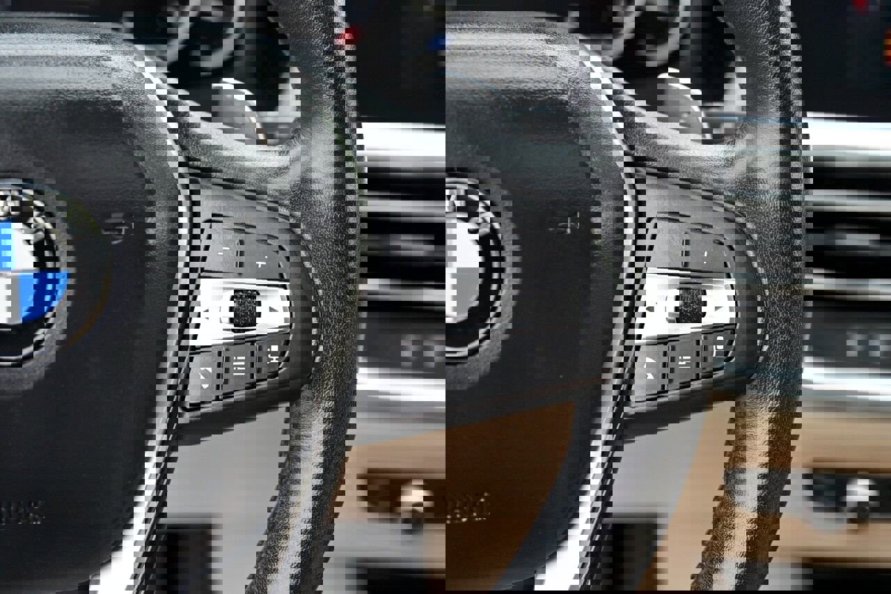 Used 2019 BMW 330i Sedan image 22