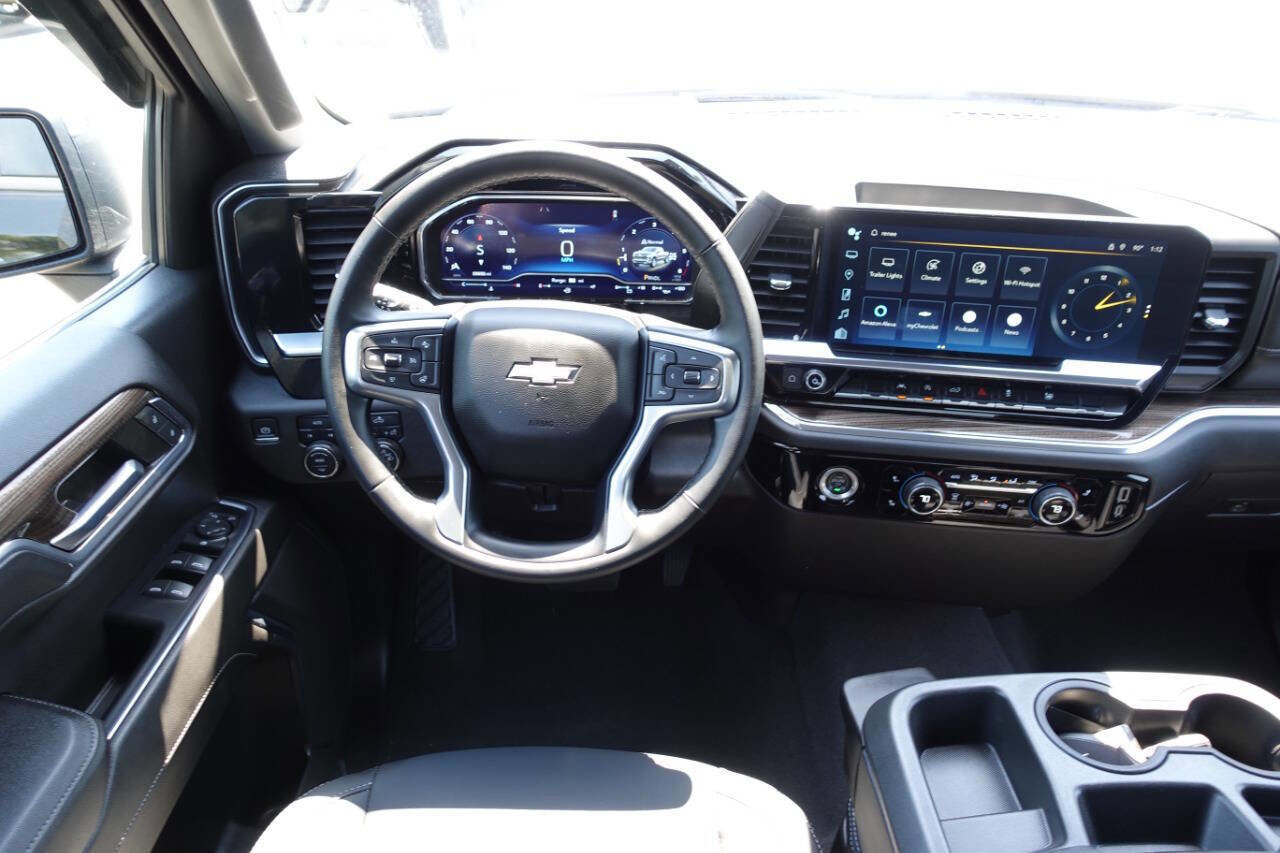 Used 2023 Chevrolet Silverado 1500 LT AWD/4WD image 38