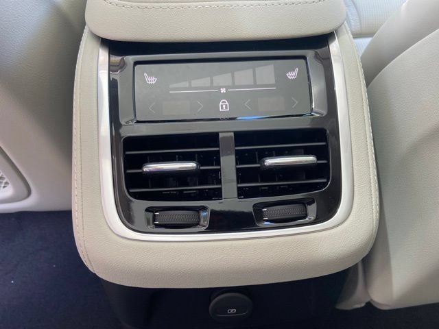 New 2026 Volvo XC90 T8 Ultra w/ Protection Package Premier AWD/4WD image 15