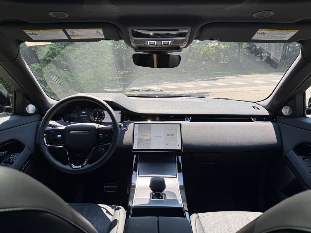 Used 2025 Land Rover Range Rover Evoque Dynamic SE image 14