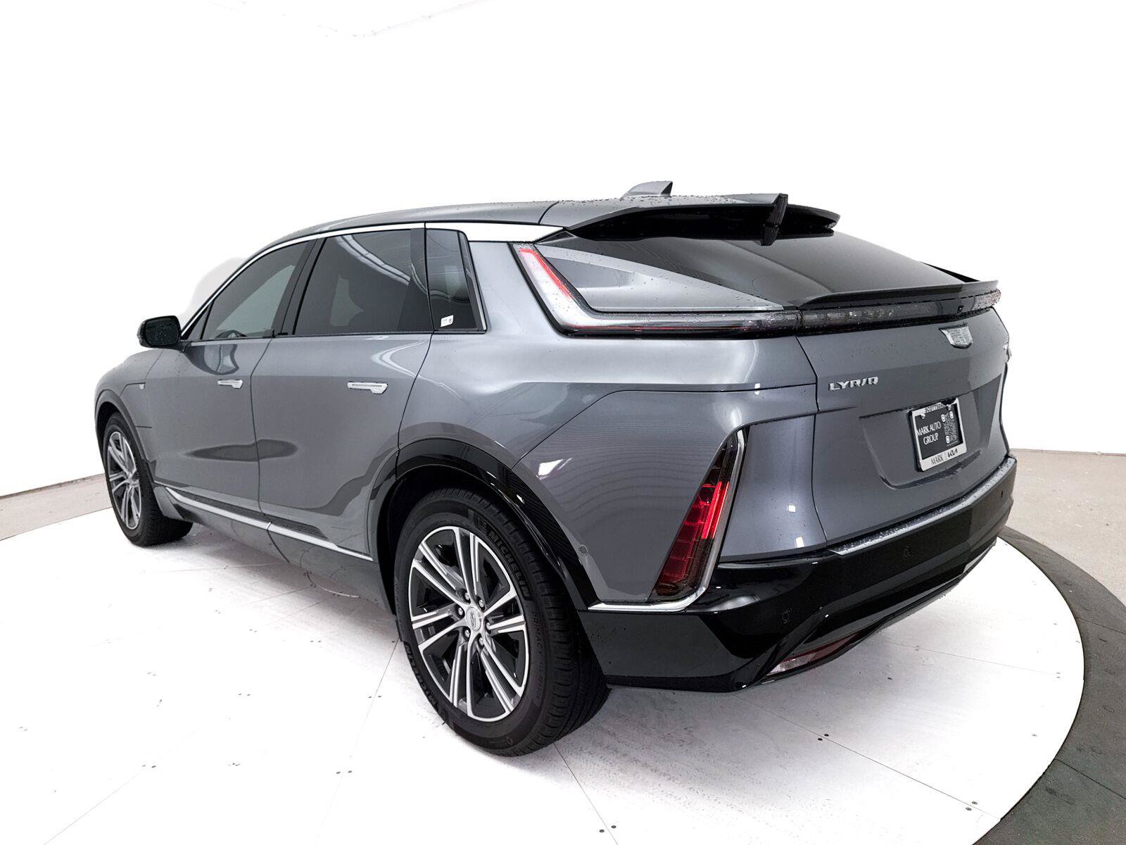 Used 2023 Cadillac Lyriq 2WD image 16