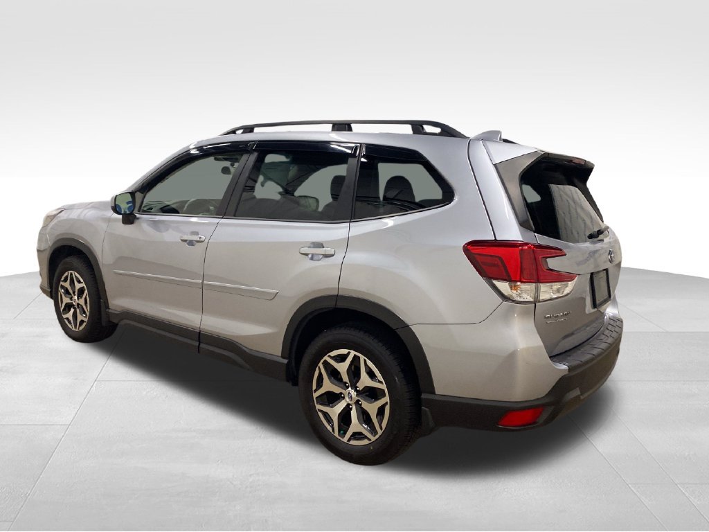 Certified 2023 Subaru Forester Premium AWD/4WD image 2