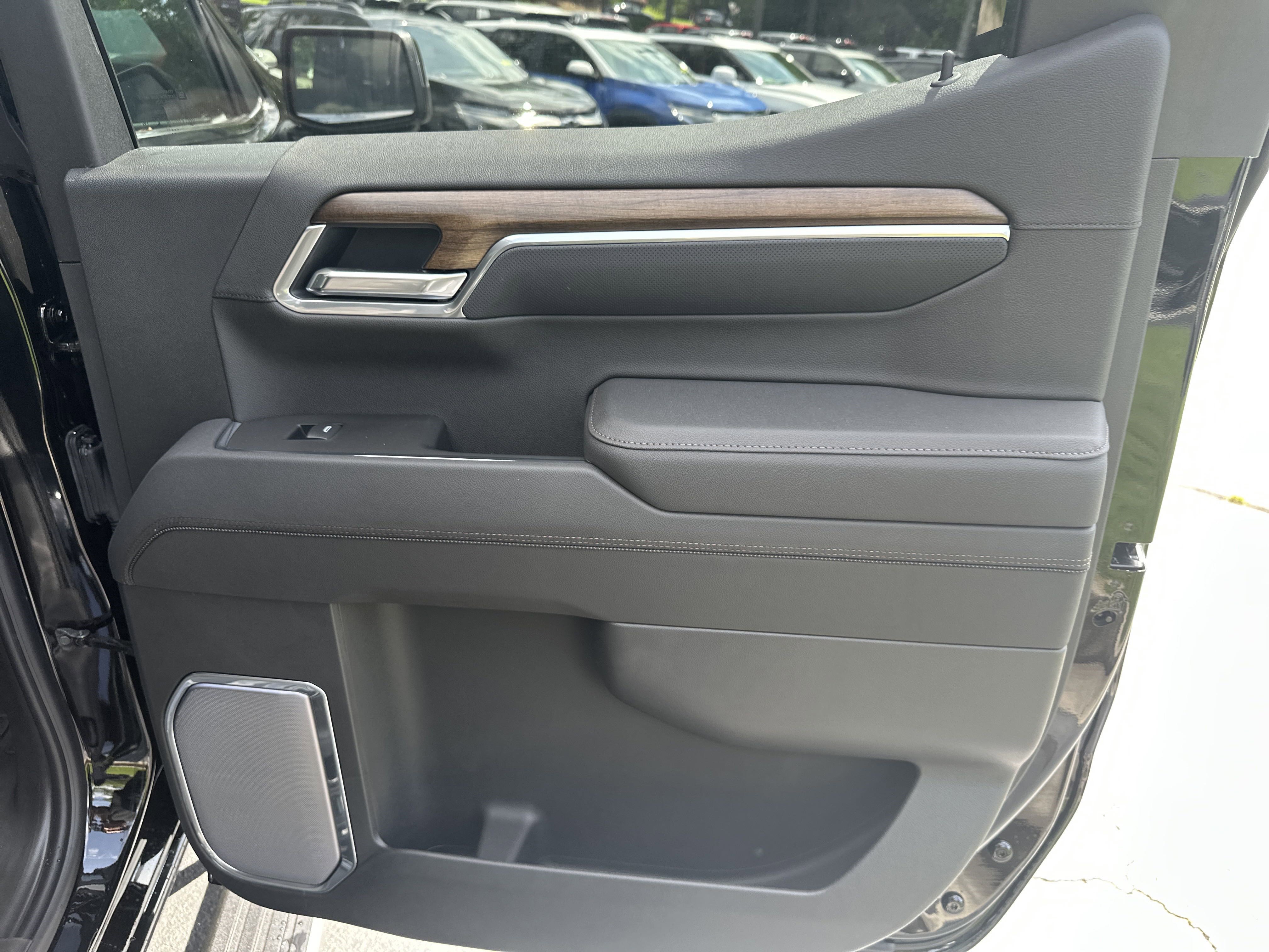 New 2025 Chevrolet Silverado 1500 High Country image 17