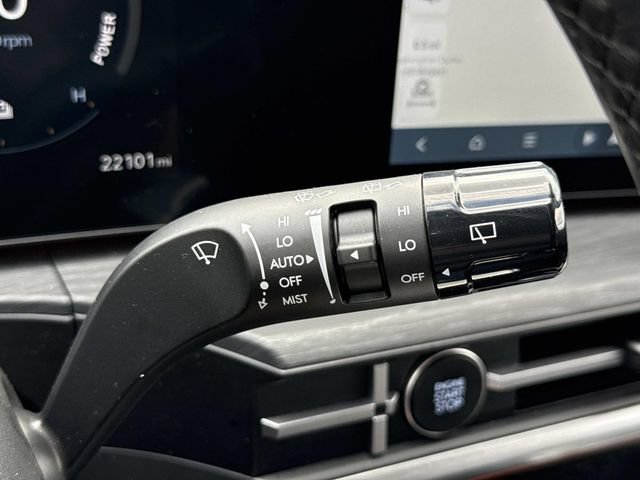 Used 2025 Hyundai Santa Fe Limited AWD/4WD image 25