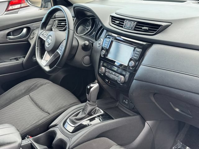 Used 2020 Nissan Rogue SV FWD image 9