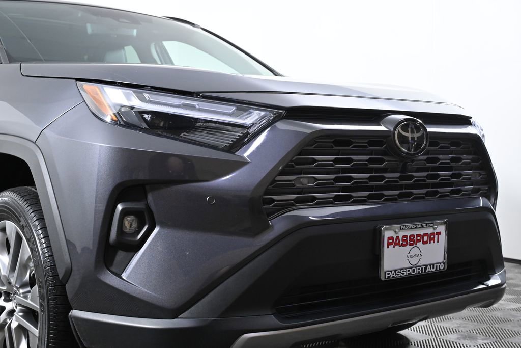 Used 2022 Toyota RAV4 Limited image 5