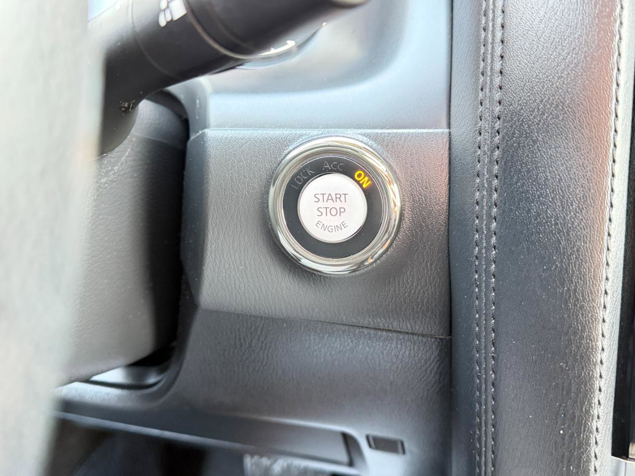 Used 2021 Nissan Armada SL w/ Captain's Chairs Package image 21