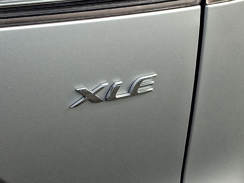 Used 2026 Toyota Corolla Cross XLE w/ Convenience Package FWD image 31